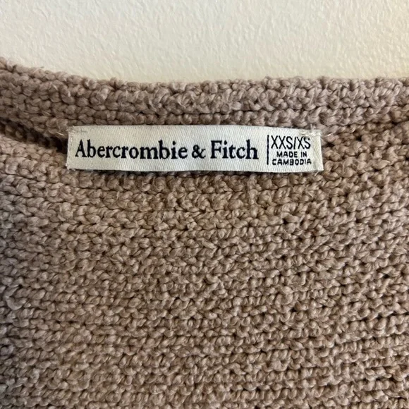 Abercrombie & Fitch Taupe Textured Knit Cropped Sweater - Picture 2 of 5